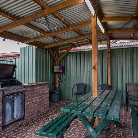 Heywood Motor Inn Экстерьер фото